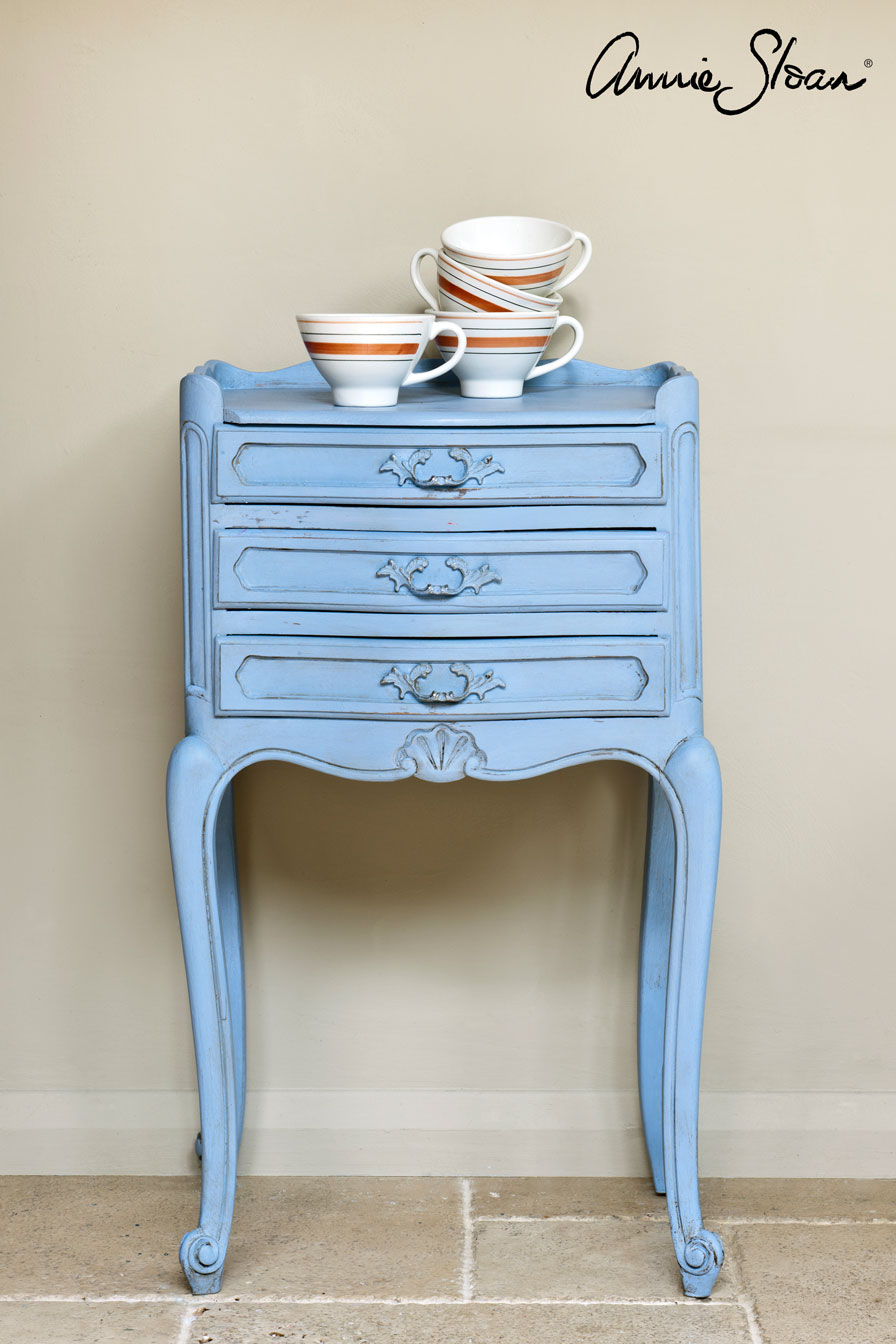 Louis-Blue-side-table,-archive-,-72dpi-image-3